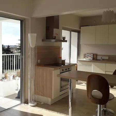 Appartement Beautiful Apt With A Sea View In Antibes *